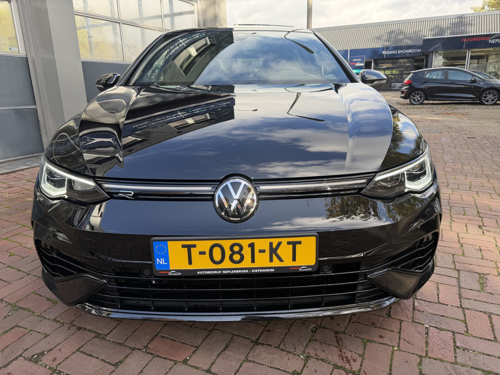 48629303-4.jpg